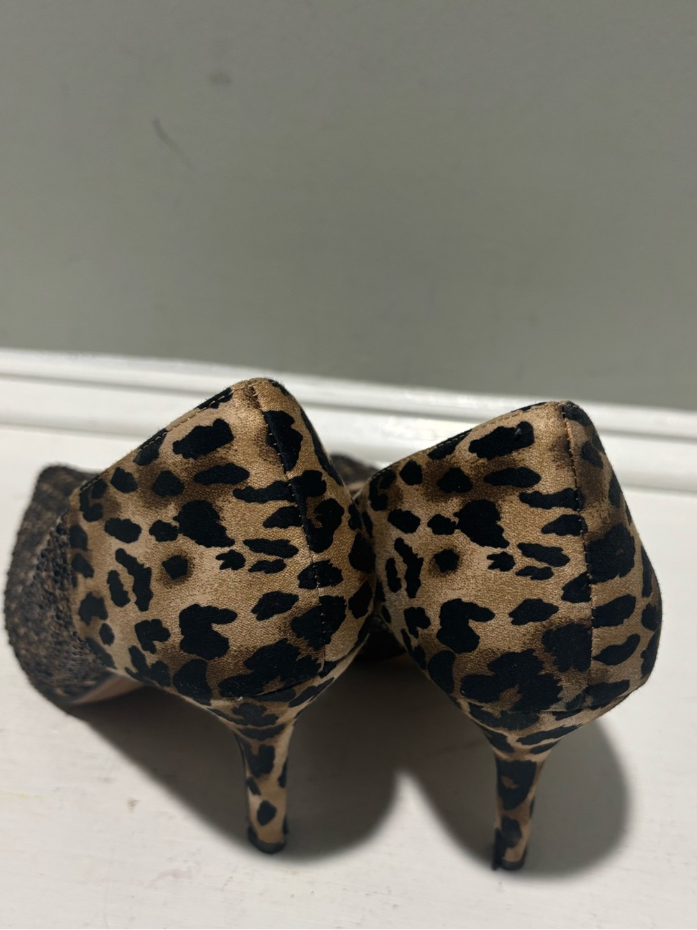 J. Renee Leopard Print Pointed Toe Heels with Embellished Lace-size 9.5 - Picture 9 of 9